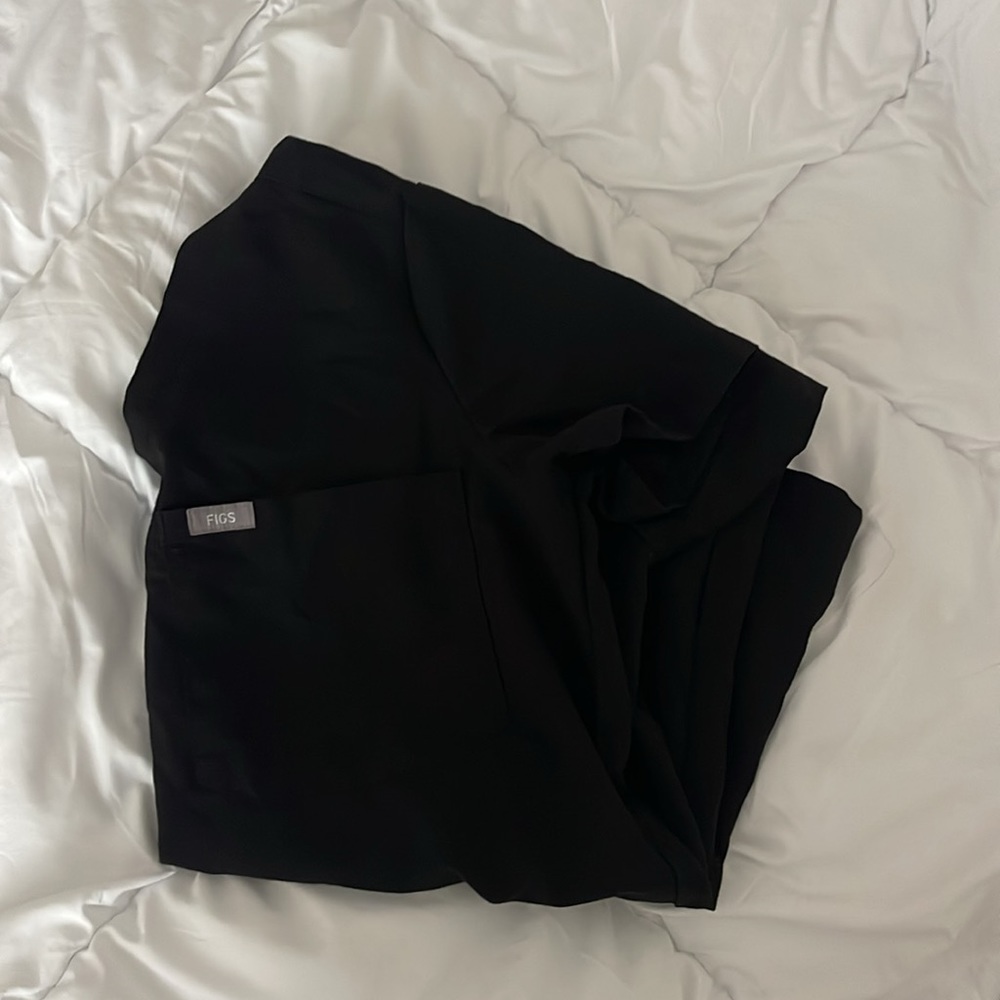Brand new figs one pocket top